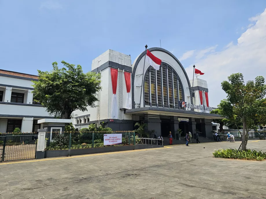 Stazione ferroviaria di Jakarta Kota