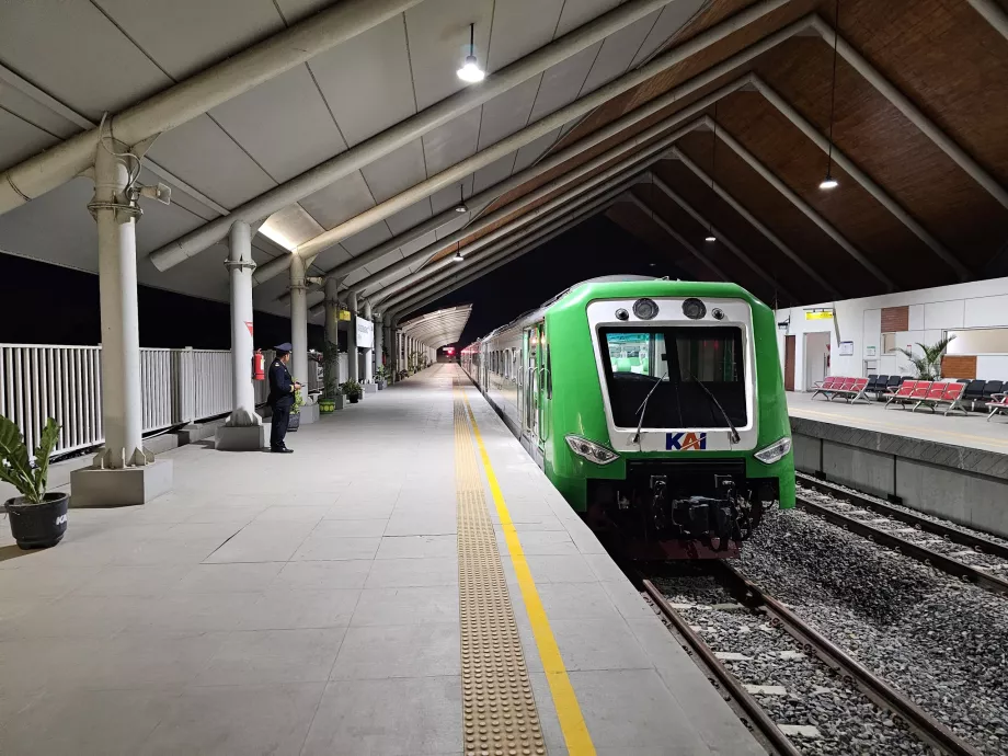 Treno per l'aeroporto di Solo