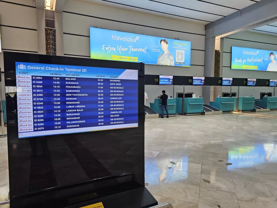 Check-in all'aeroporto CGK di Giacarta