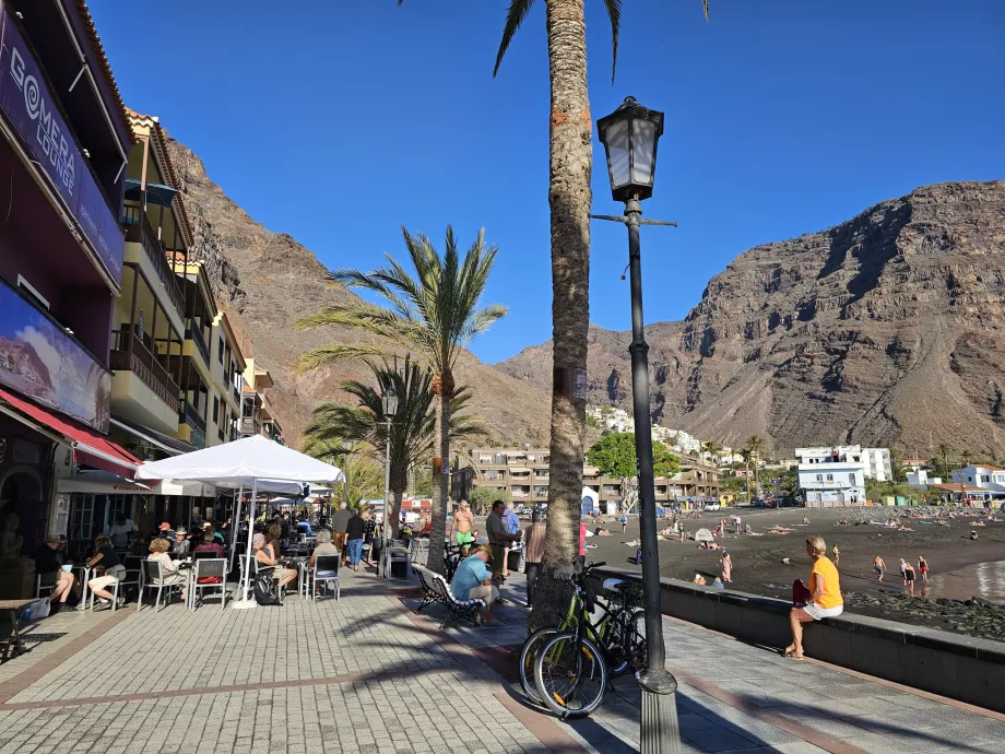 Playa de la Calera, passeggiata