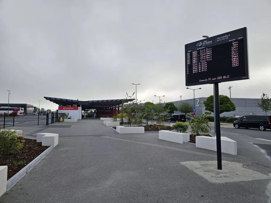 Stazione degli autobus tra i terminal