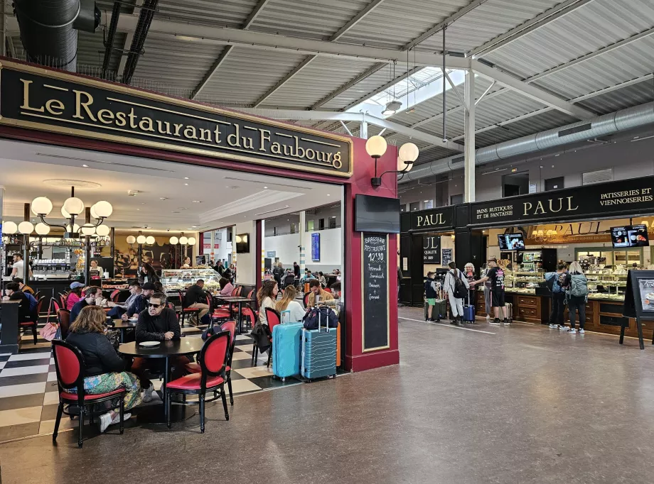 Ristoro, area pubblica, Terminal 2