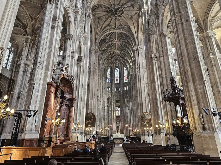 Interno della chiesa di Sant'Eustachio