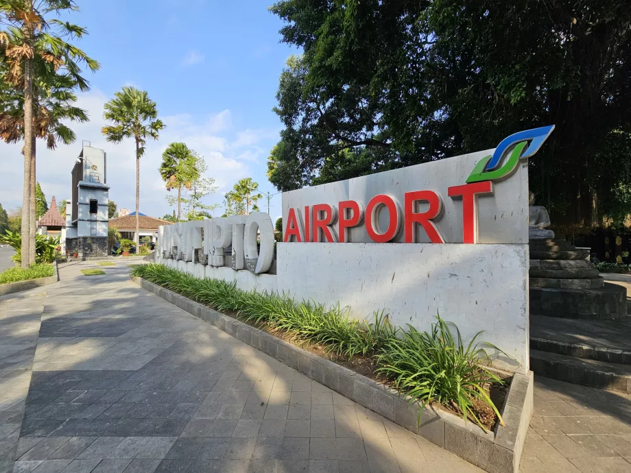 Aeroporto di Addisutjipto