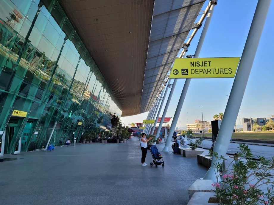 arrivo dall'aeroporto di Tirana