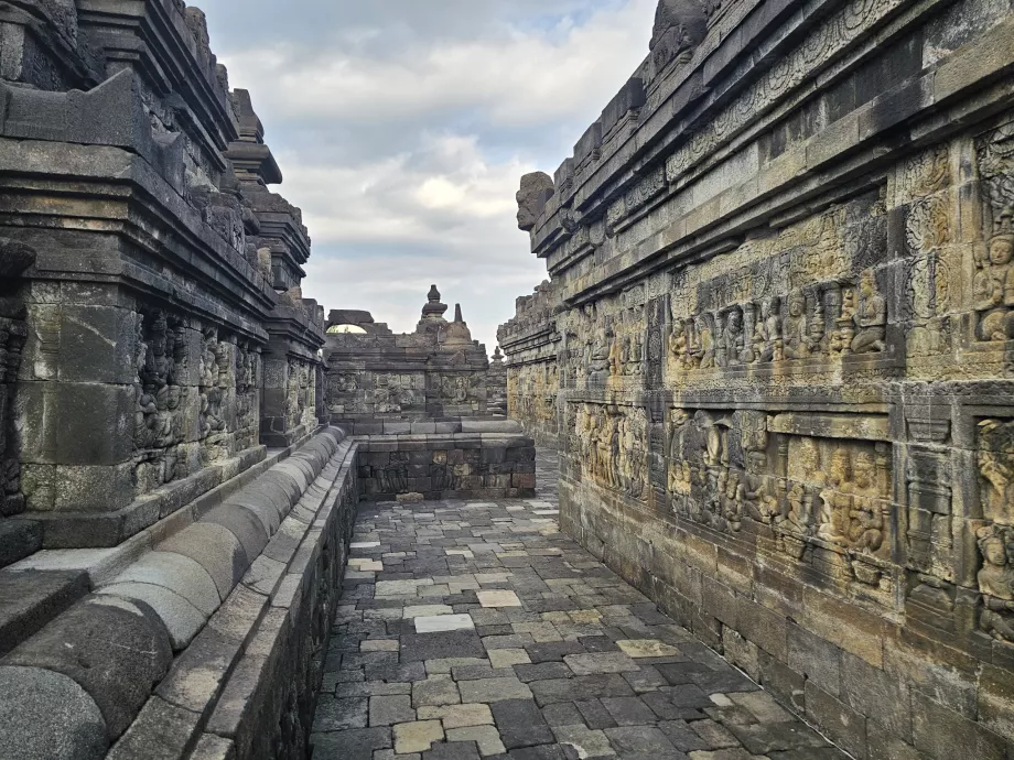 Decorazioni e rilievi, tempio di Borobudur