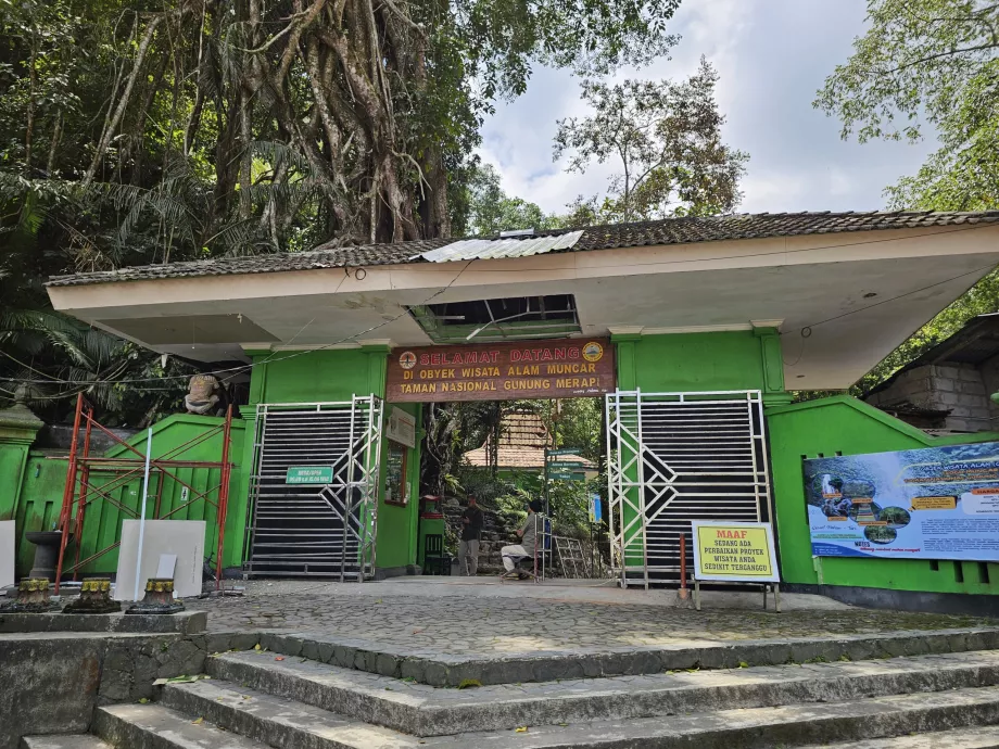 Ingresso al Parco Nazionale di Merapi