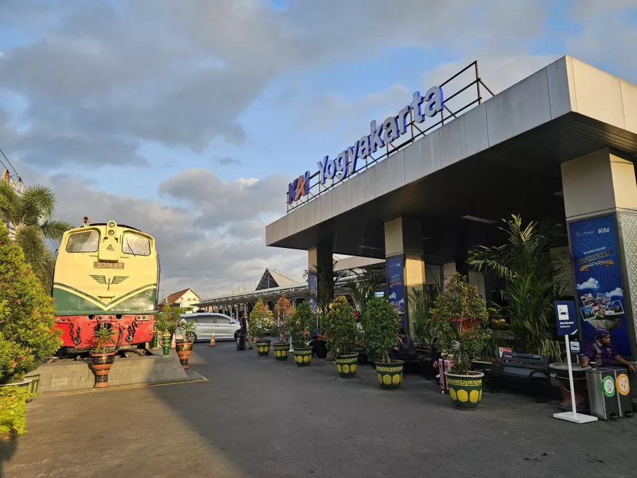 Ingresso principale della stazione di Yogyakarta