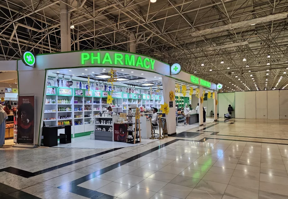 Farmacia nella zona di transito