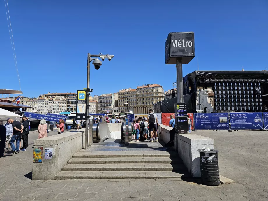 Ingresso alla stazione della metropolitana