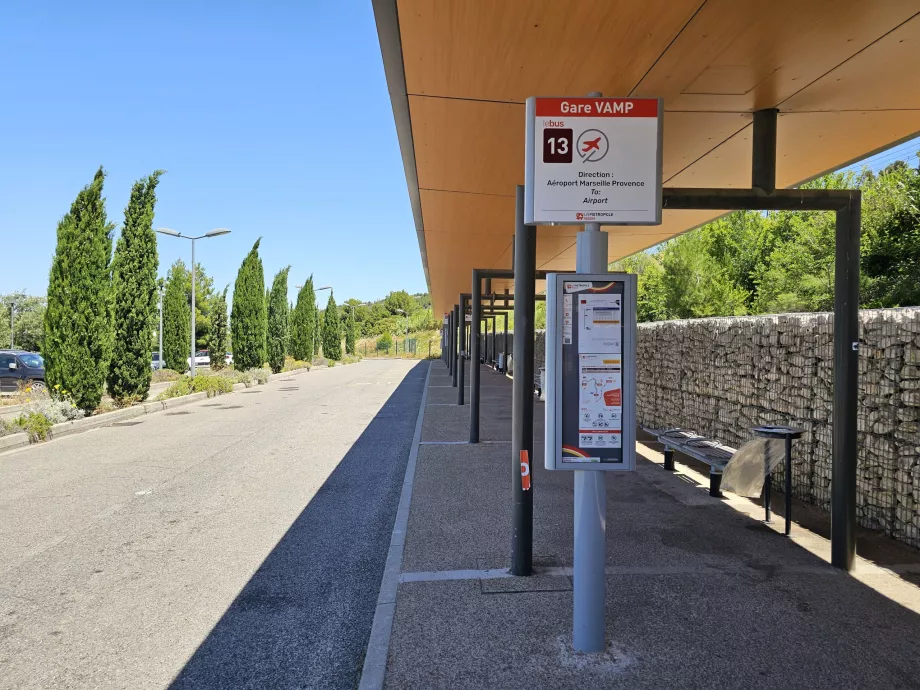 Fermata dell'autobus in direzione dell'aeroporto