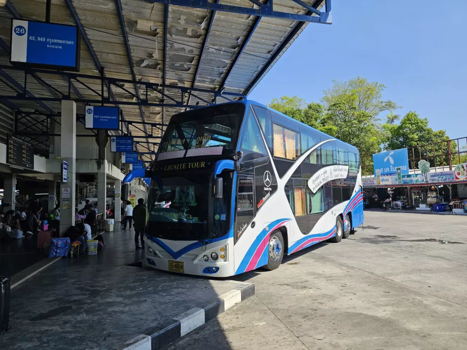 Terminal degli autobus 2, autobus per Bangkok