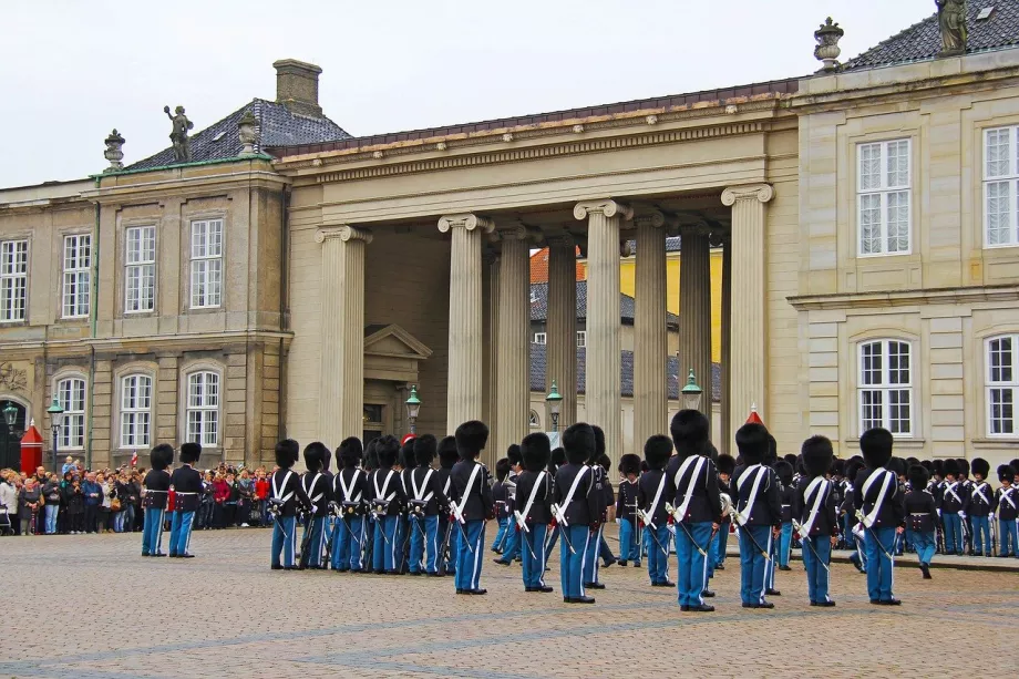 Cambio della guardia, Amalienborg