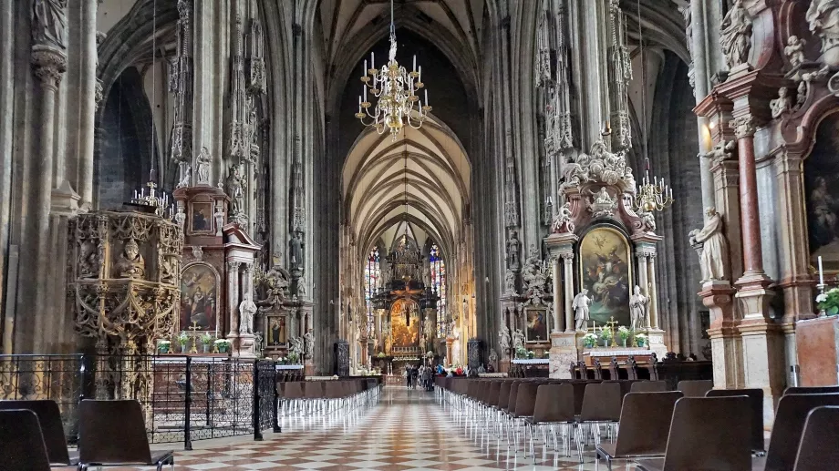 Stephansdom Interno