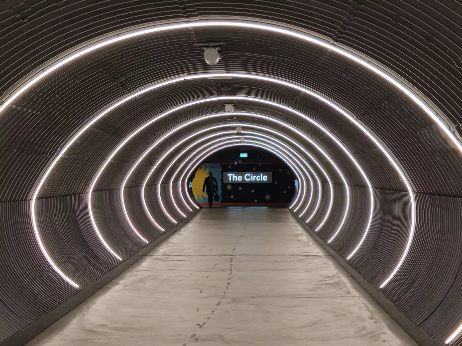 Tunnel del centro commerciale "The Circle