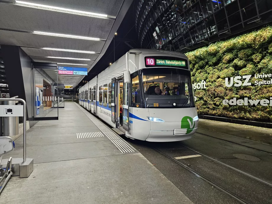 Fermata del tram in aeroporto