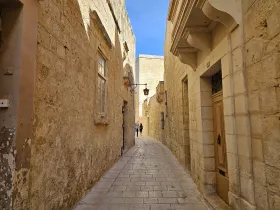 Le strade della città vecchia di Mdina