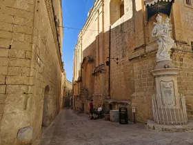 Le strade della città vecchia di Mdina