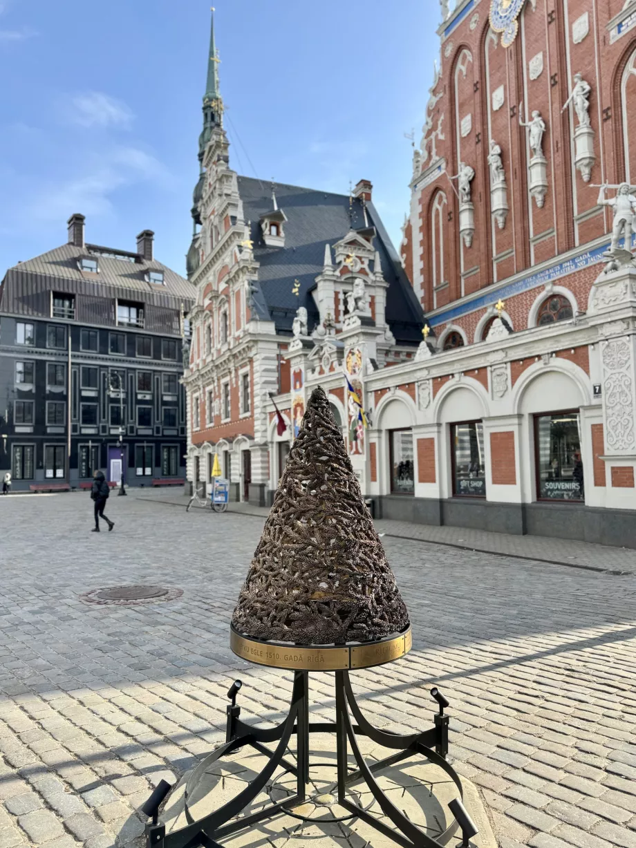 Il primo albero di Natale a Riga