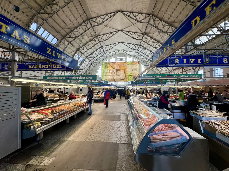 All'interno del Mercato Centrale di Riga