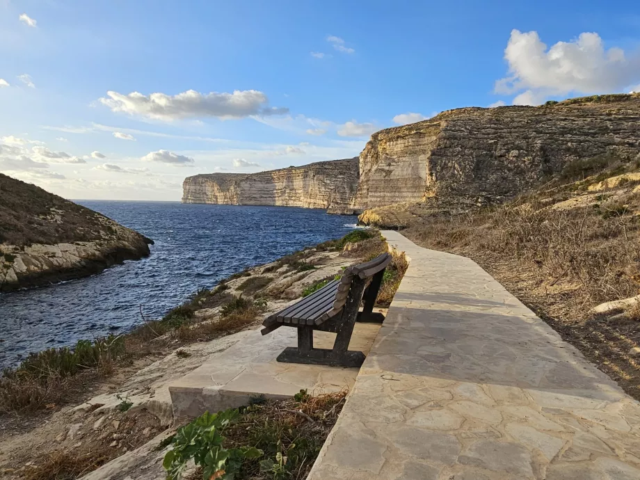 Marciapiedi intorno a Xlendi