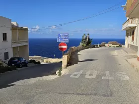 Segnali stradali a Malta