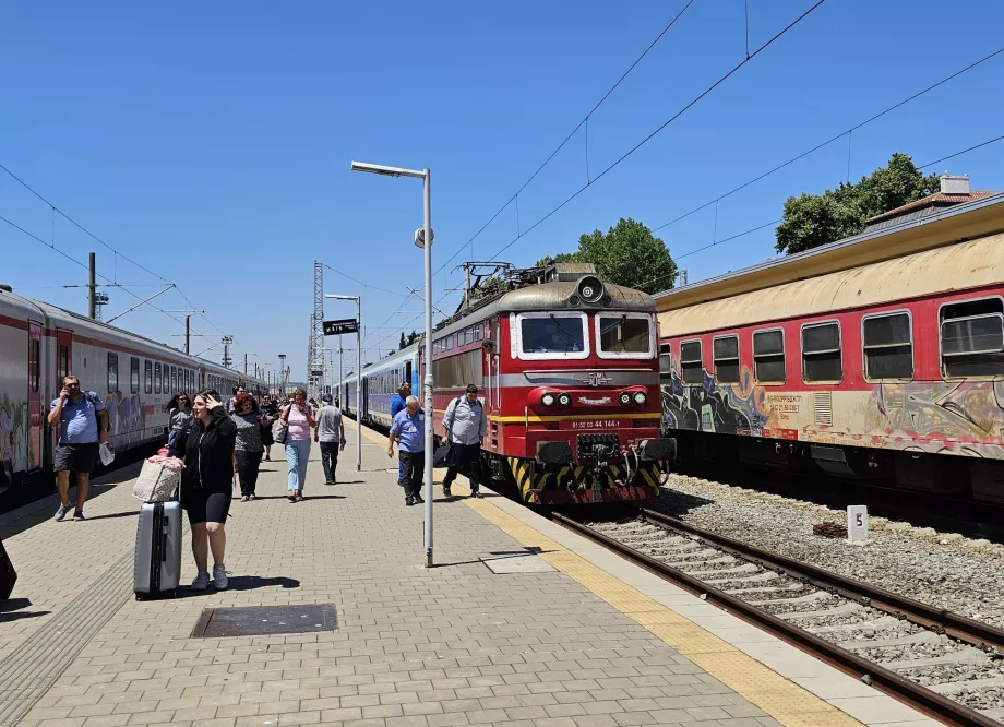 Treno a Burgas dopo l'arrivo da Sofia