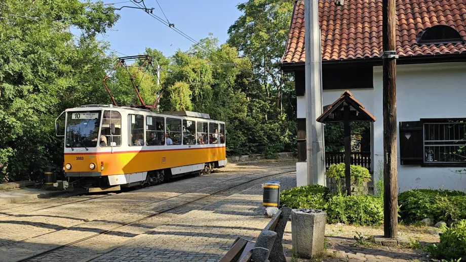 Tram nel parco di Varosha