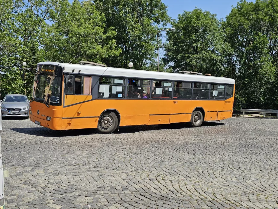 Autobus di tipo vecchio