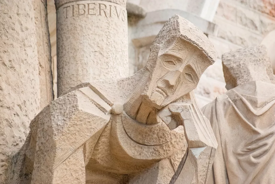 Statue sulla facciata della chiesa