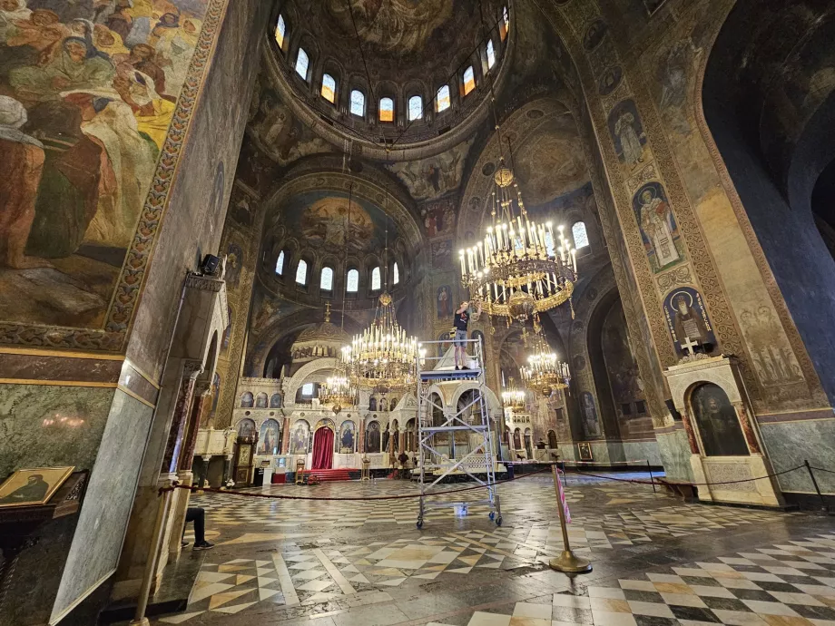 Interno della Cattedrale Alexander Nevsky