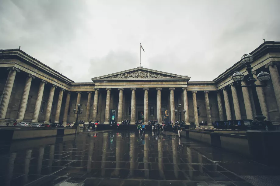 Facciata principale del British Museum