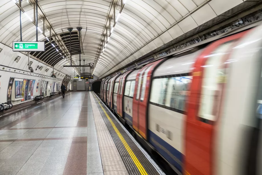 Stazioni della metropolitana di Londra