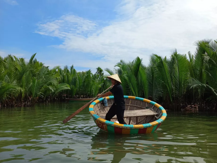 Barca di bambù, Hoi An, Vietnam